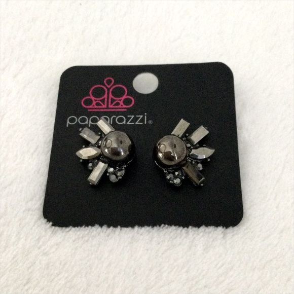 PAPARAZZI “Radical Radiance” Black Metallic Studs, Stocking Stuffer – NWT - Picture 8 of 13